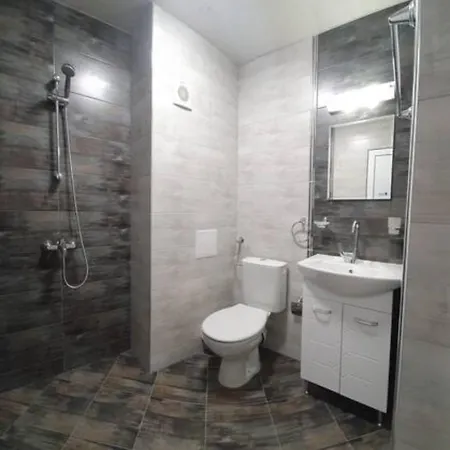 Guest house - пролет *